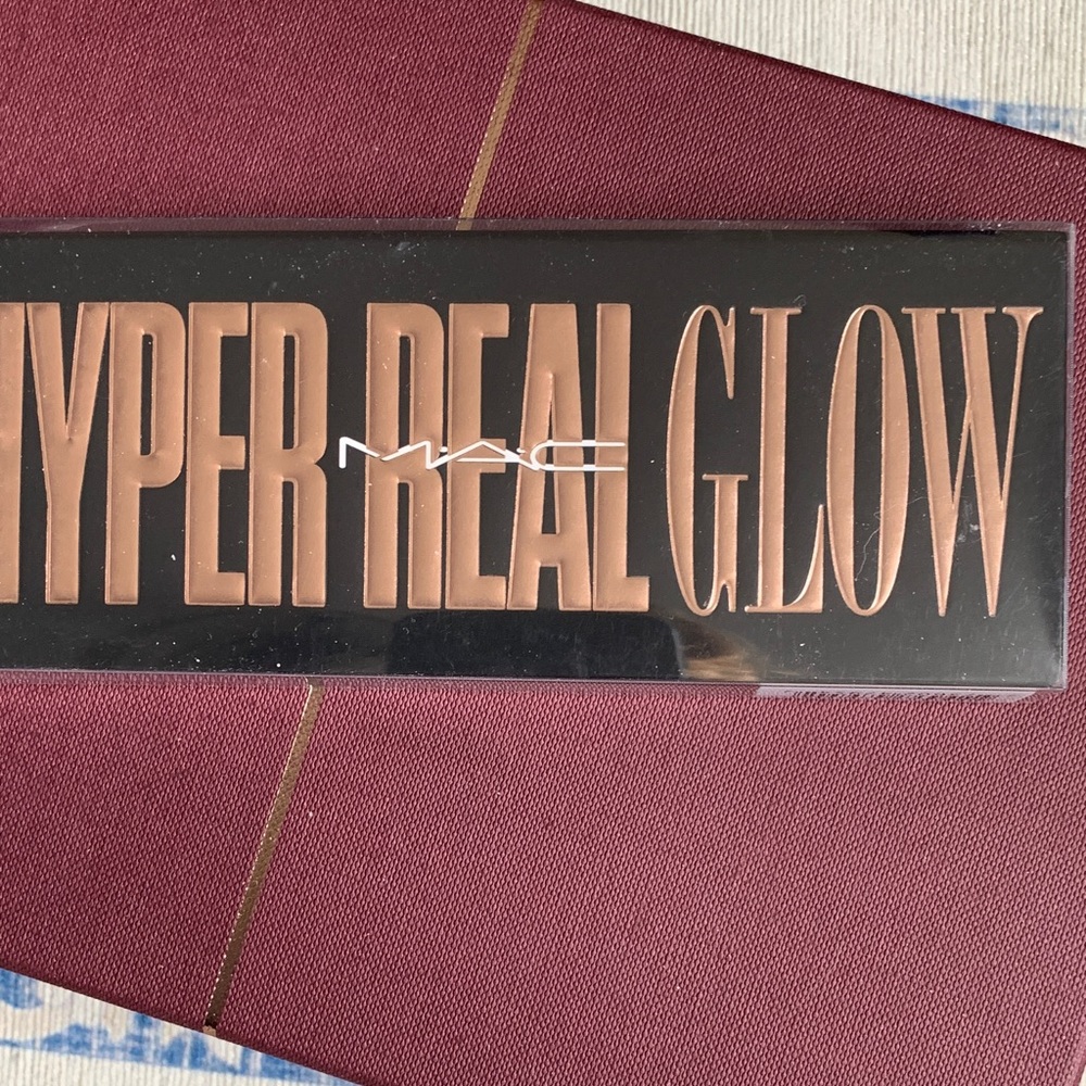 MAC Hyper Real Glow Palette - Flash + Awe